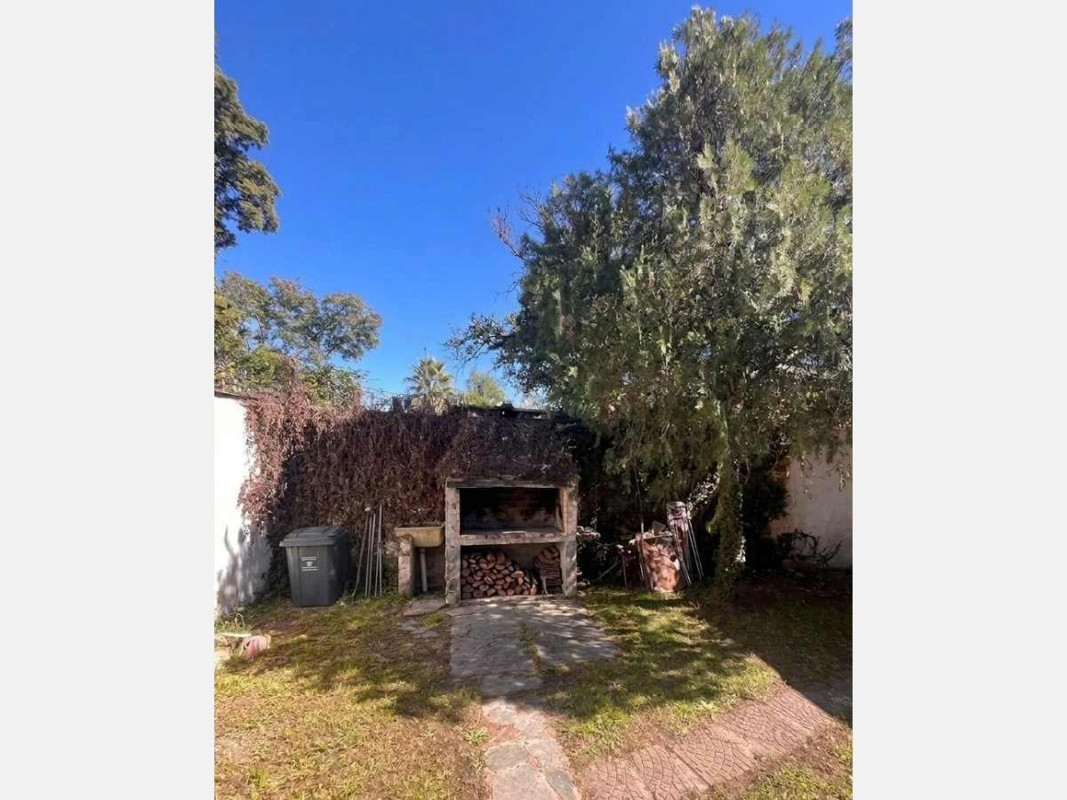 Casa – Calle Av. Central – Barrio Lalahenes