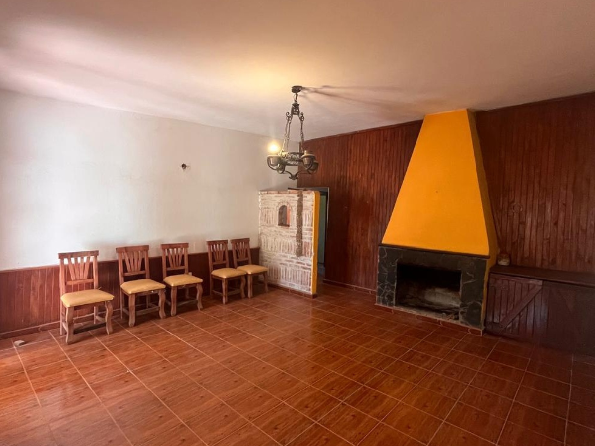 Casa – Calle Av. Central – Barrio Lalahenes