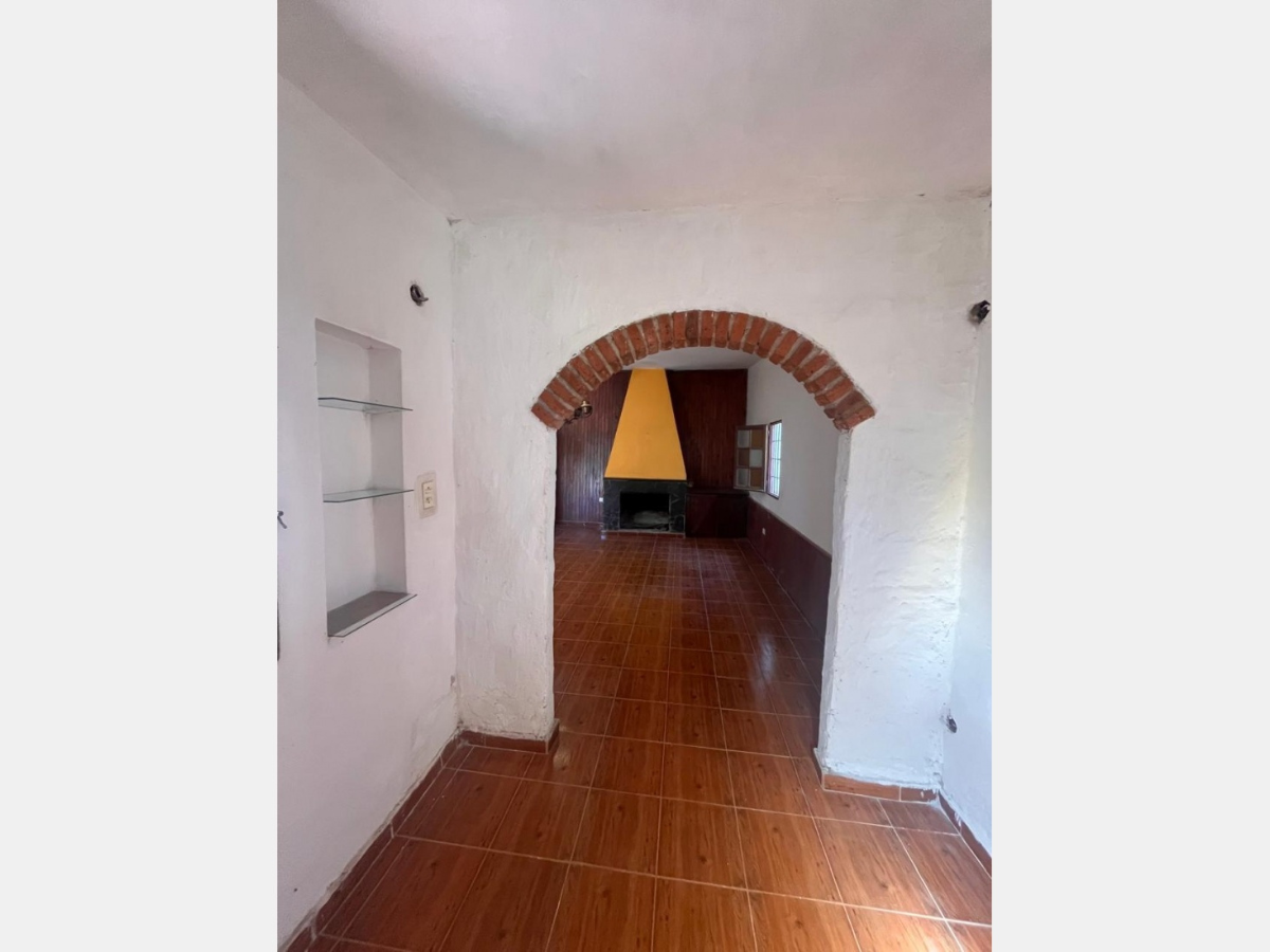 Casa – Calle Av. Central – Barrio Lalahenes