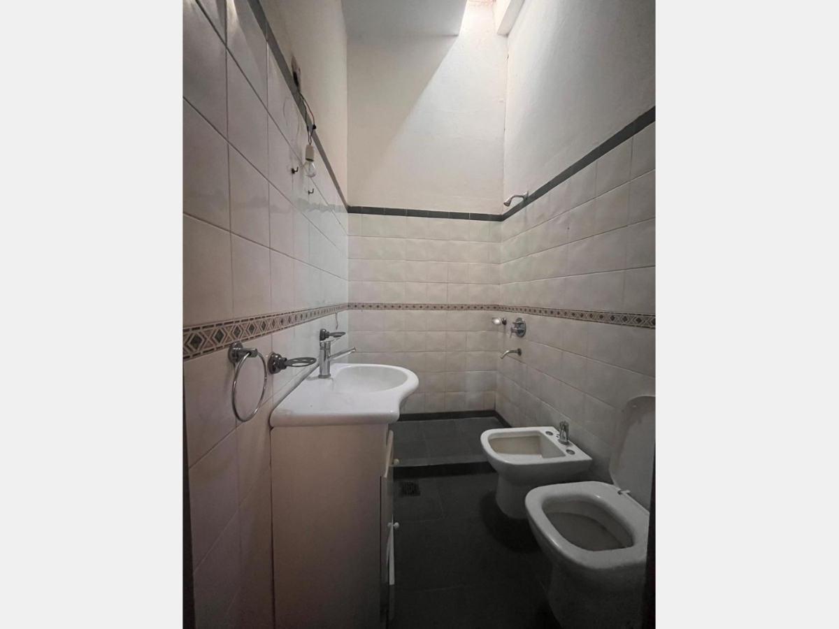 Casa – Calle Av. Central – Barrio Lalahenes