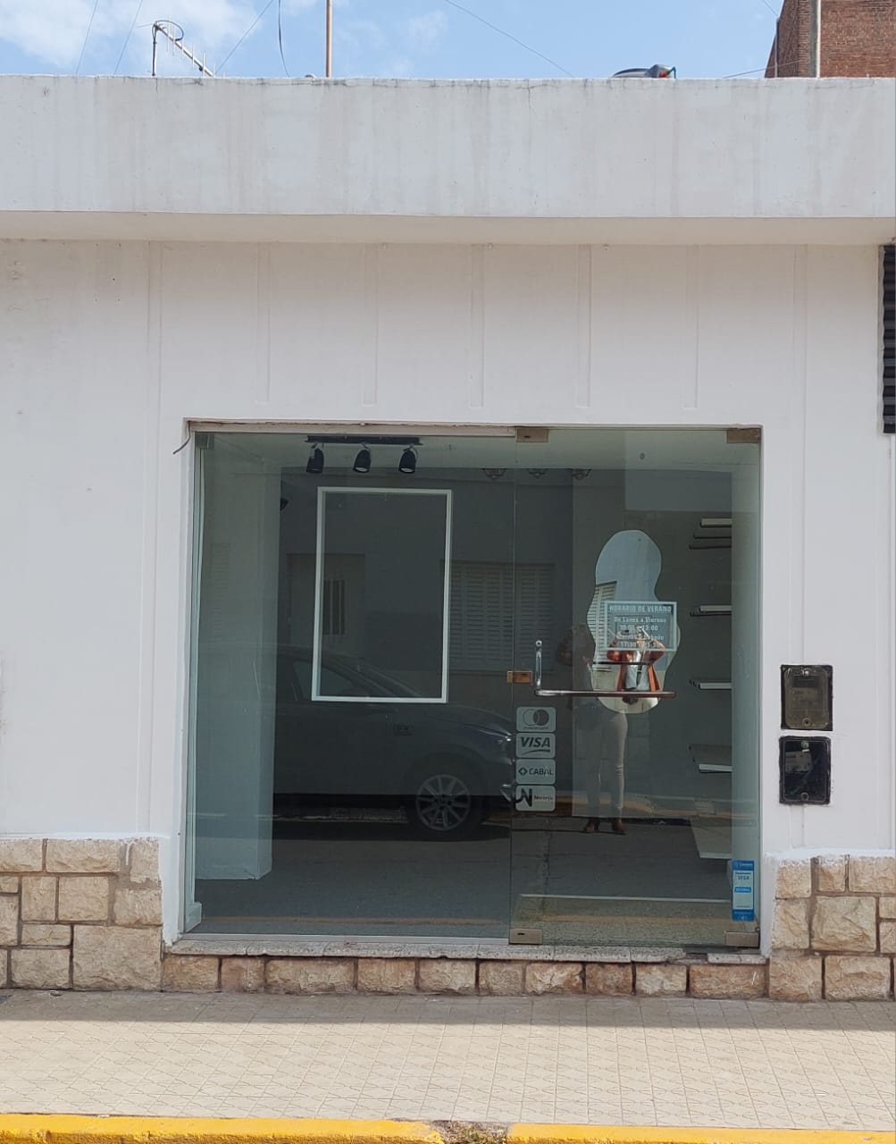 Local comercial-Calle Paraguay-Alta Gracia.