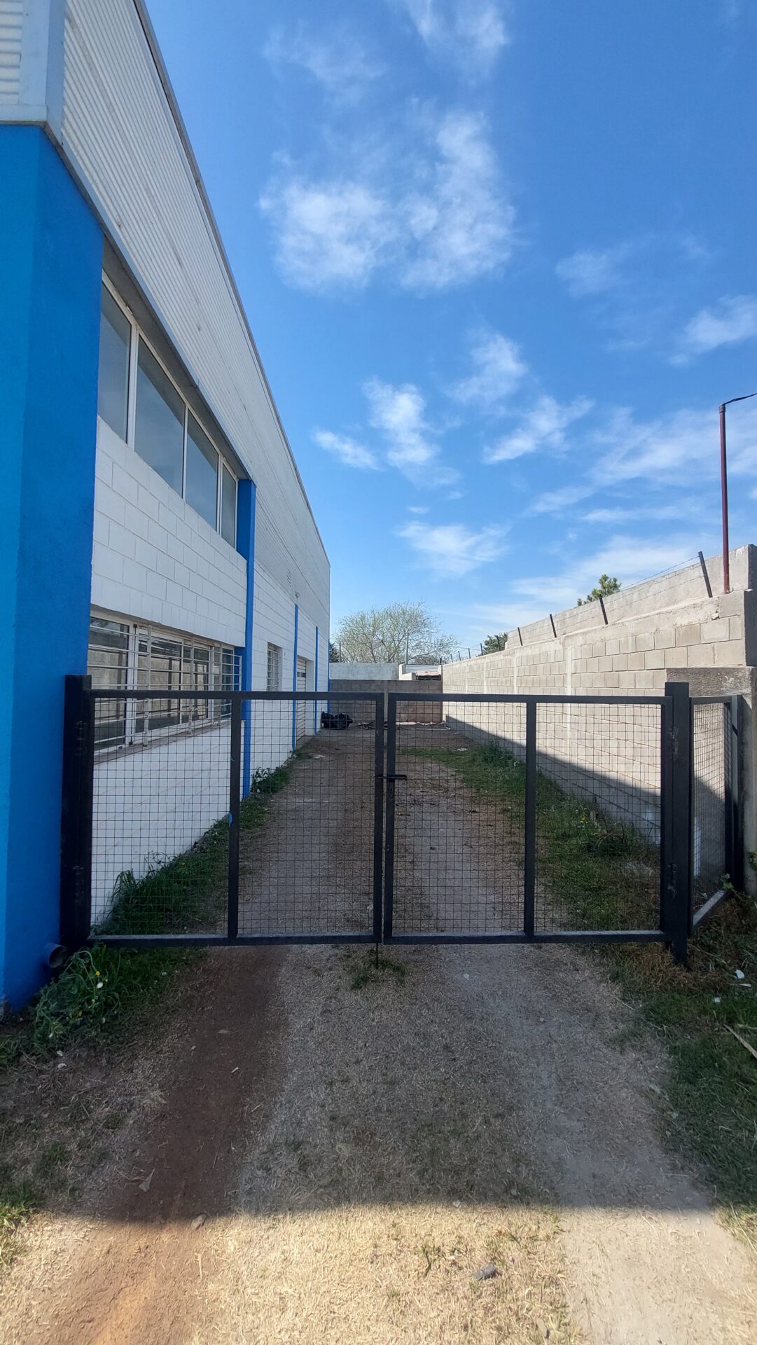 GALPÓN EN ALQUILER -Barrio Lalahenes-Alta Gracia.