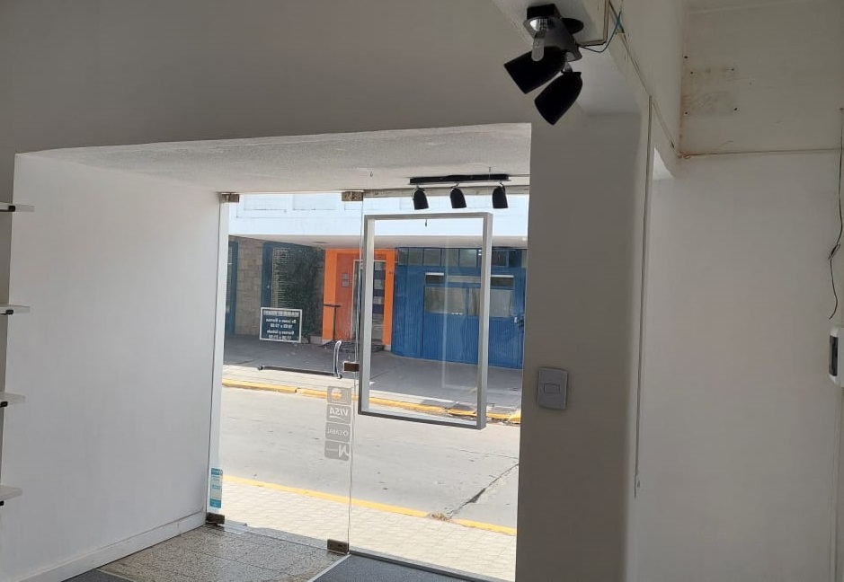 Local comercial-Calle Paraguay-Alta Gracia.