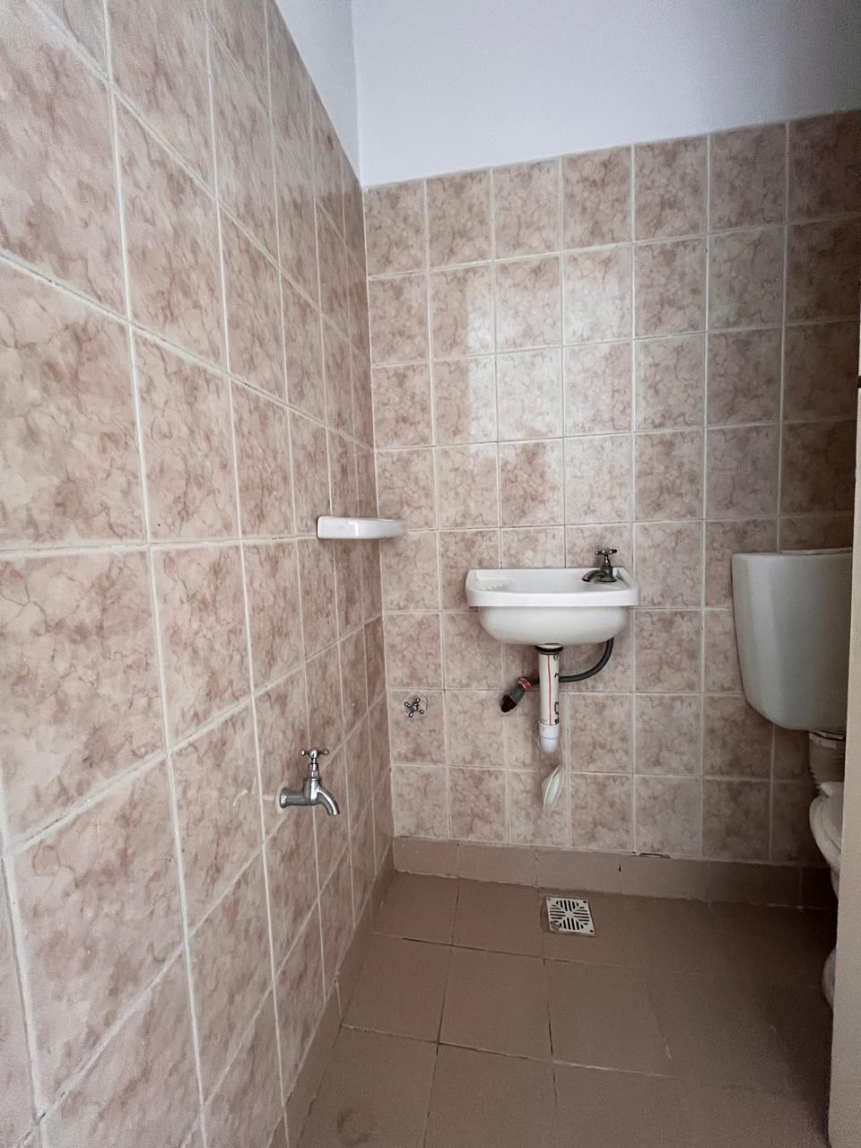 Local comercial-calle Paraguay-Alta Gracia.