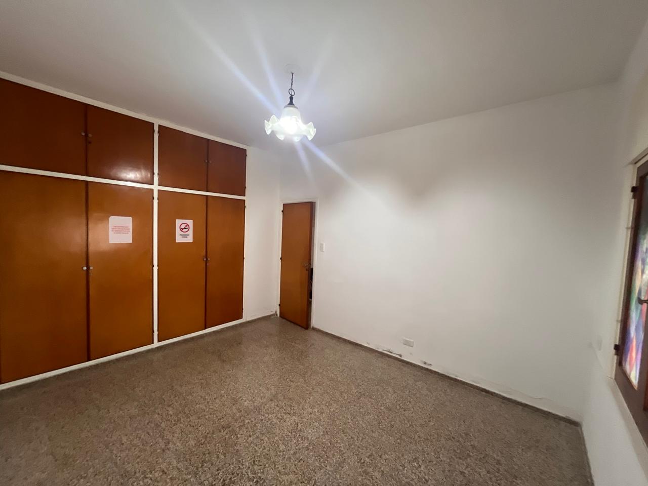 3df0be18-0ef1-4b13-831e-082dd0b1fa04 CASA EN VENTA-BARRIO PELLEGRINI.