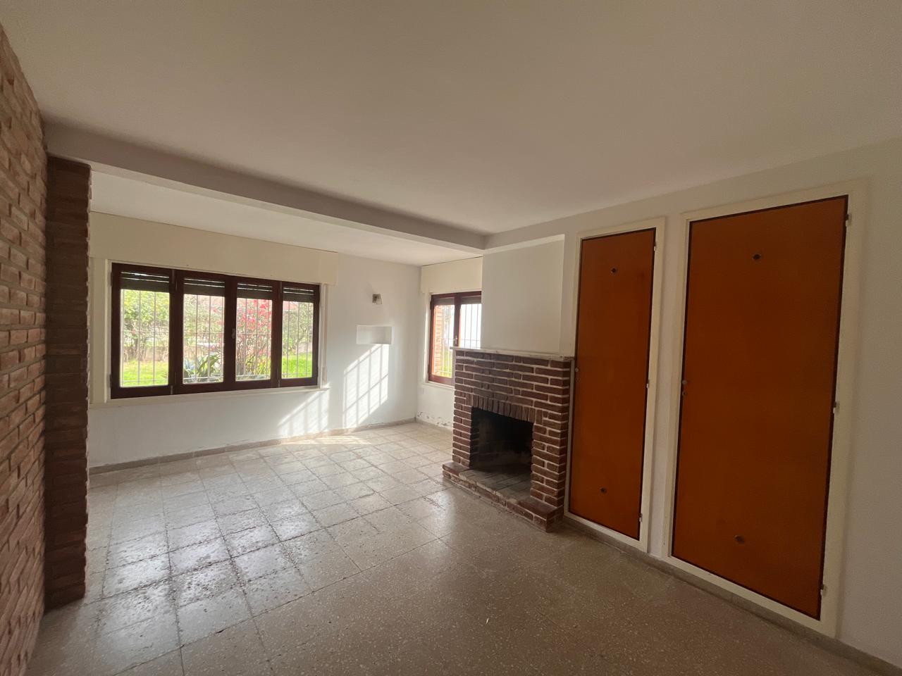 8b392007-30a7-4f06-a0ca-99ee94ce58ce CASA EN VENTA-BARRIO PELLEGRINI.