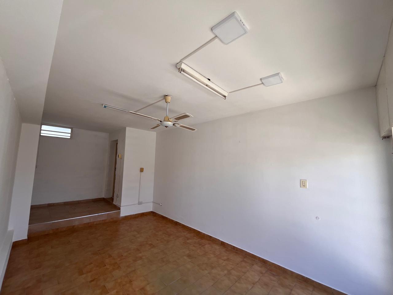 Local comercial-calle Paraguay-Alta Gracia.