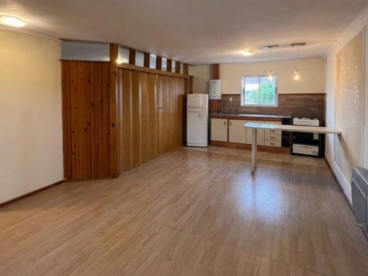 3 DEPARTAMENTO EN ALQUILER-CALLE BRASIL-BARRIO CAMARA-ALTA GRACIA.